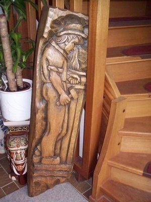 WOOD Craved Teak & Oak Decor Items in Ramstein